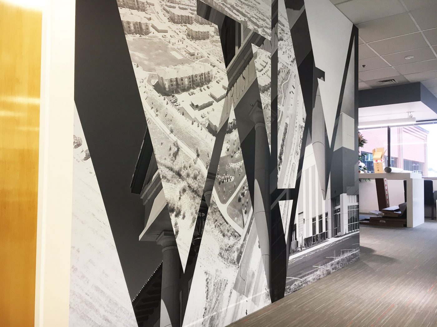wm 1 - Reinforce Brand Identity with an Office Wall Mural
