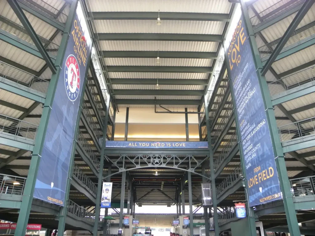 Mesh banners